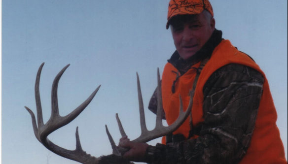 Whitetail Deer Hunts Colorado